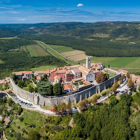 Valentino Mit Blick Auf Wasser By Interhome Hébergement de vacances Motovun